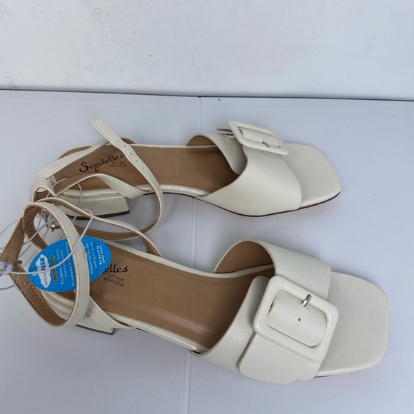 Seychelles NWT NordstromWomen's White Sandals with Ankle Buckle - Picture 2 of 5